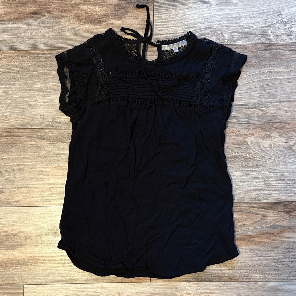 Daniel Rainn Black Lace Accent Blouse